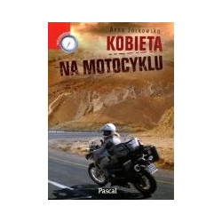 Kobieta na motocyklu