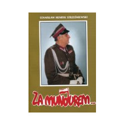Za mundurem...