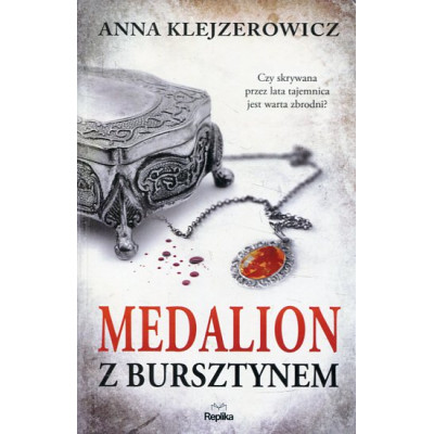 Medalion z bursztynem